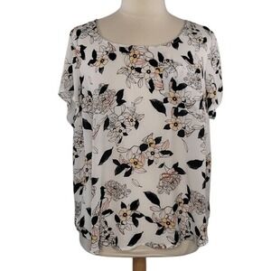 Torrid‎ Cream Floral Short Sleeve Top